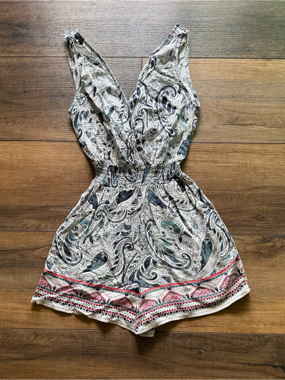 Women’s Paisley Print X-Small Sleeveless Romper